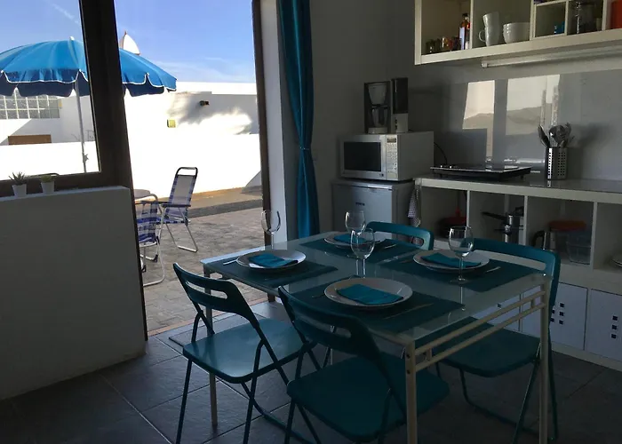 De La Vista Apartment